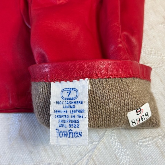 Fownes Genuine Leather Red Gloves Women's Size 7 WPL 9522. Cashmere Lining. - Picture 5 of 5